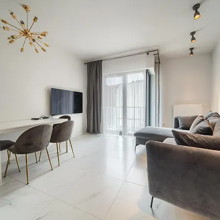 Zyndrama Centre Deluxe By Bookinghost *