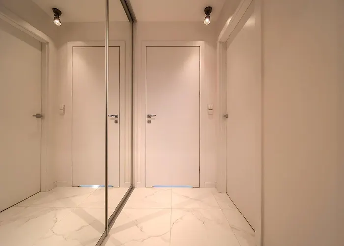 Zyndrama Centre Deluxe By Bookinghost * Breslau