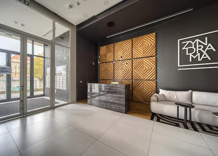 Zyndrama Centre Deluxe By Bookinghost Apartment