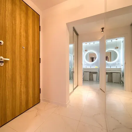 Zyndrama Centre Deluxe By Bookinghost * ヴロツワフ