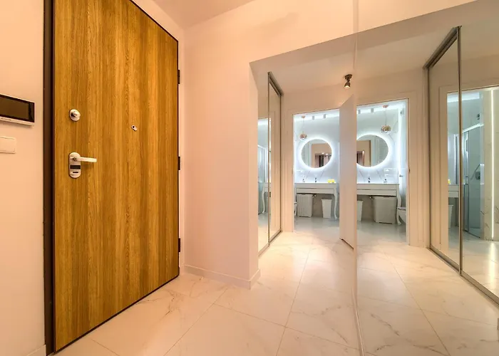 Zyndrama Centre Deluxe By Bookinghost * Wroclaw