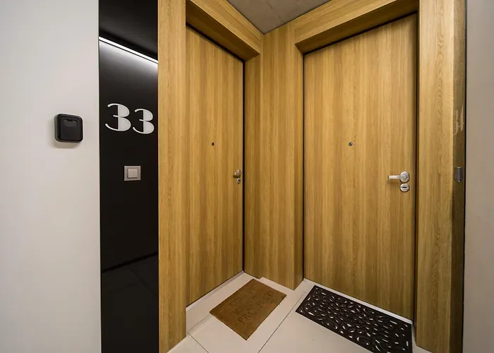 Zyndrama Centre Deluxe By Bookinghost Apartment *