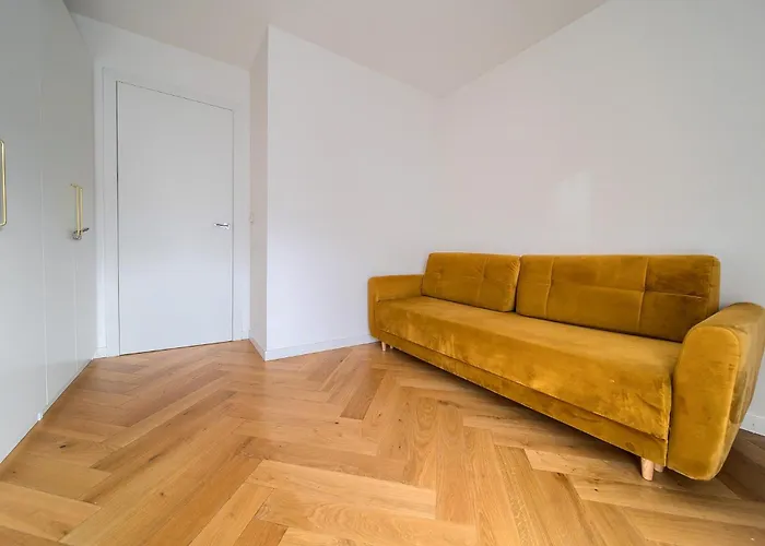 Zyndrama Centre Deluxe By Bookinghost Apartment